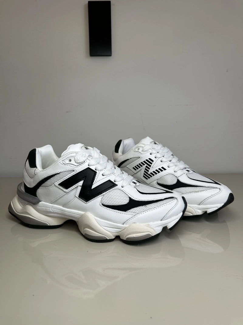 Tênis New Balance 9060 Unissex Branco com Preto